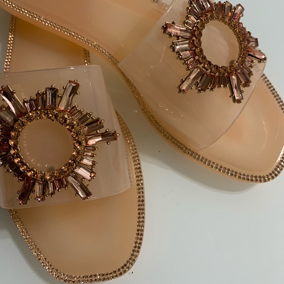 Last one SZ6 Nude Rhinestone Jelly’s - Picture 4 of 4